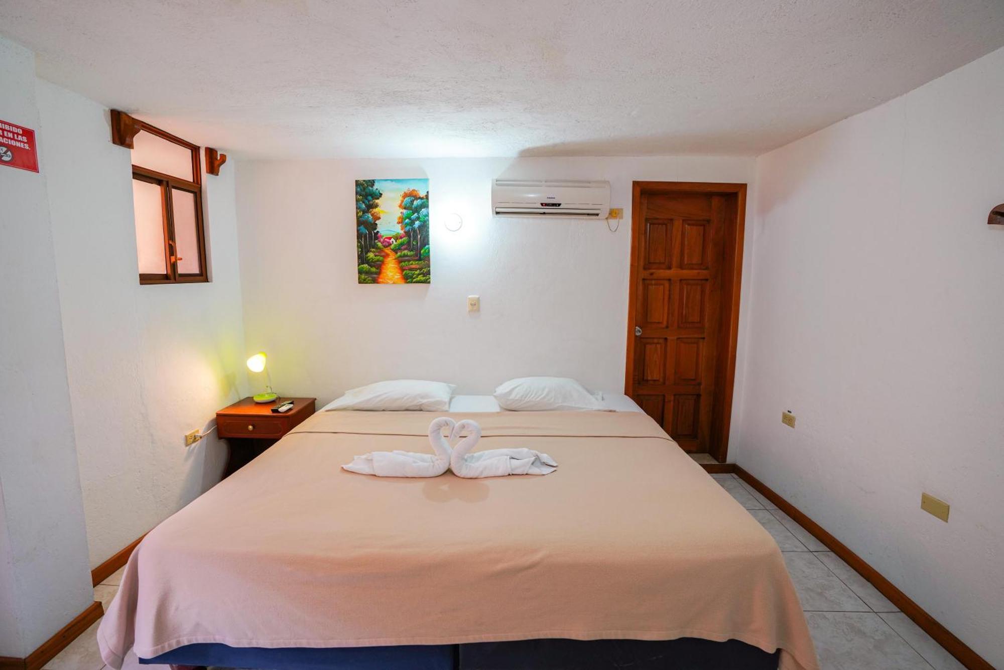 Galapagos Verde Azul Puerto Ayora  Exterior photo